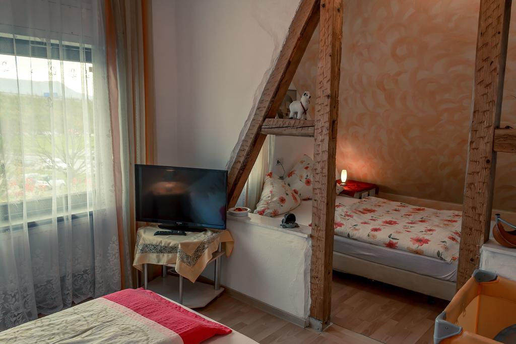 Hotel Adler Aichelberg  Room photo